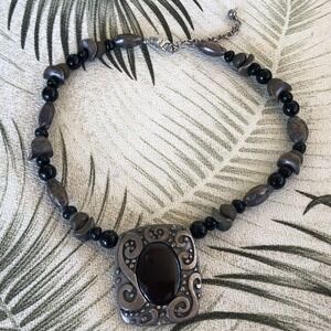Designer Chicos Pewter-Tone Choker Necklace Inset Cachabon Pendant Beads Stone